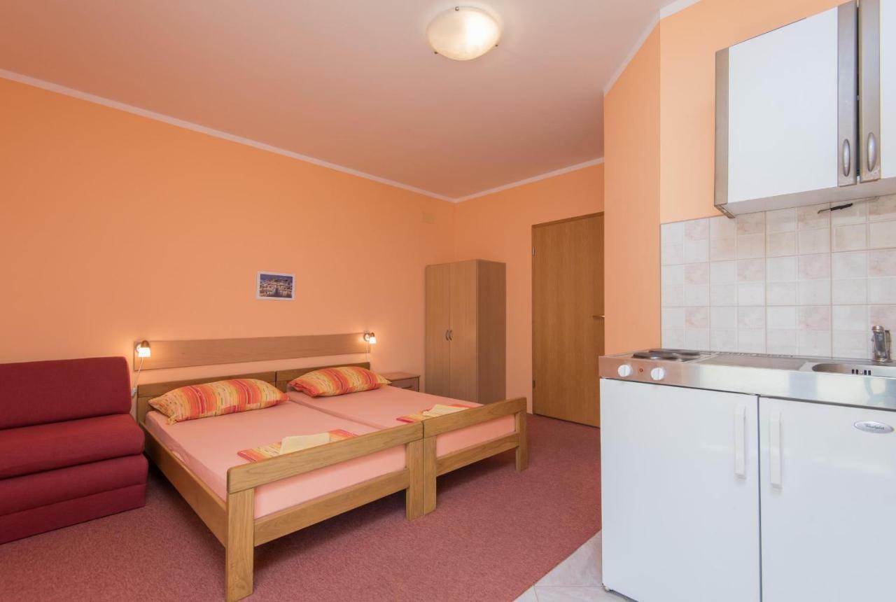 Apartmani Villa Lidija Orebić Exteriör bild